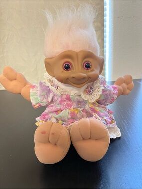 Vintage 1991 Ace Novelty Treasure Troll plush doll.